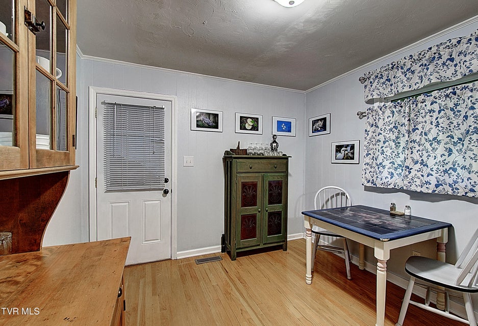 Photo #17: 610 Bingham Street