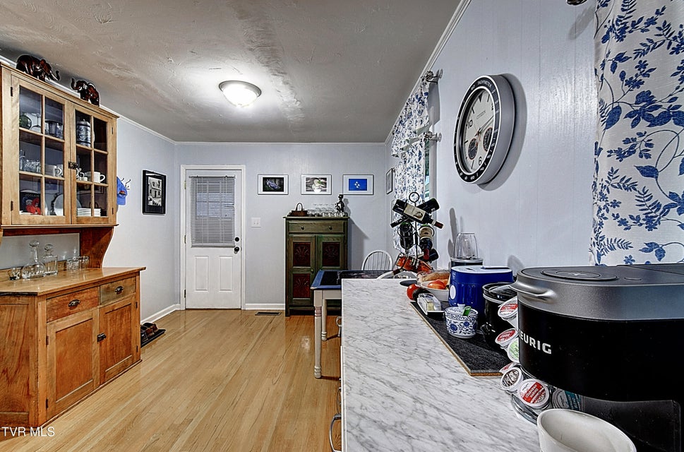 Photo #18: 610 Bingham Street