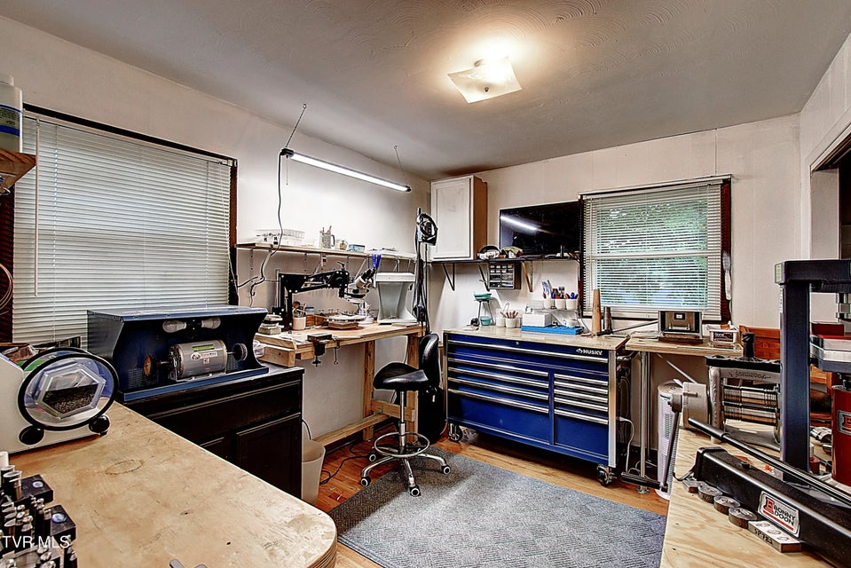 Photo #23: 610 Bingham Street