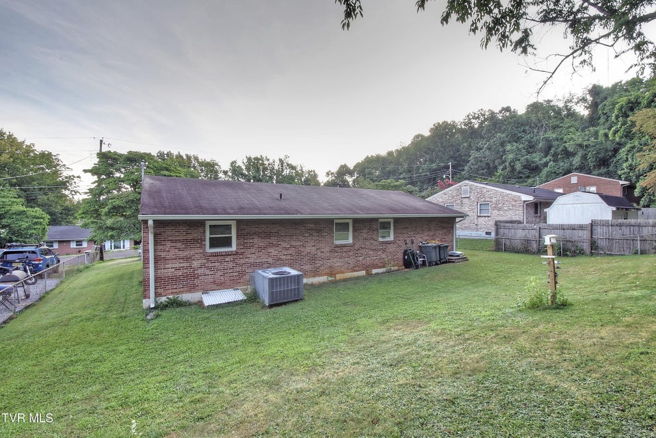 Photo #29: 610 Bingham Street