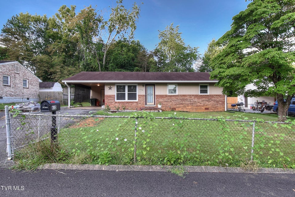 Photo #2: 610 Bingham Street