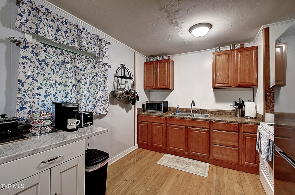 Photo #14: 610 Bingham Street