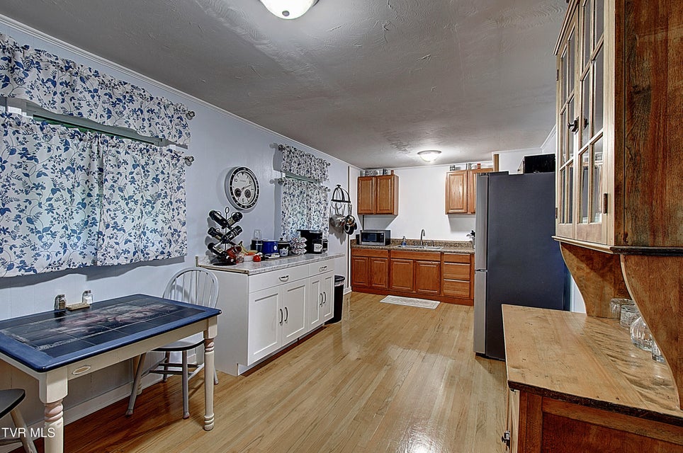 Photo #15: 610 Bingham Street
