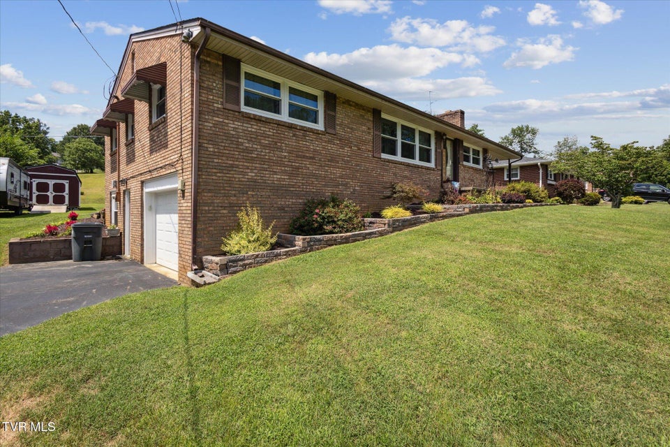 Photo #3: 1712 Green Valley Drive