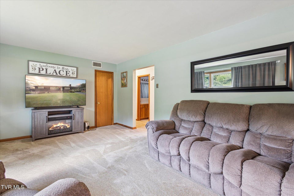 Photo #7: 1712 Green Valley Drive