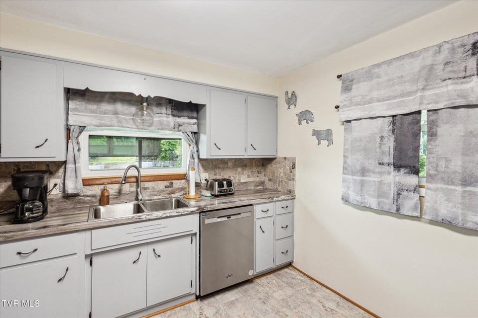 Photo #12: 1712 Green Valley Drive