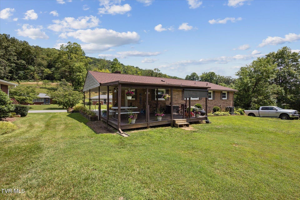 Photo #32: 1712 Green Valley Drive