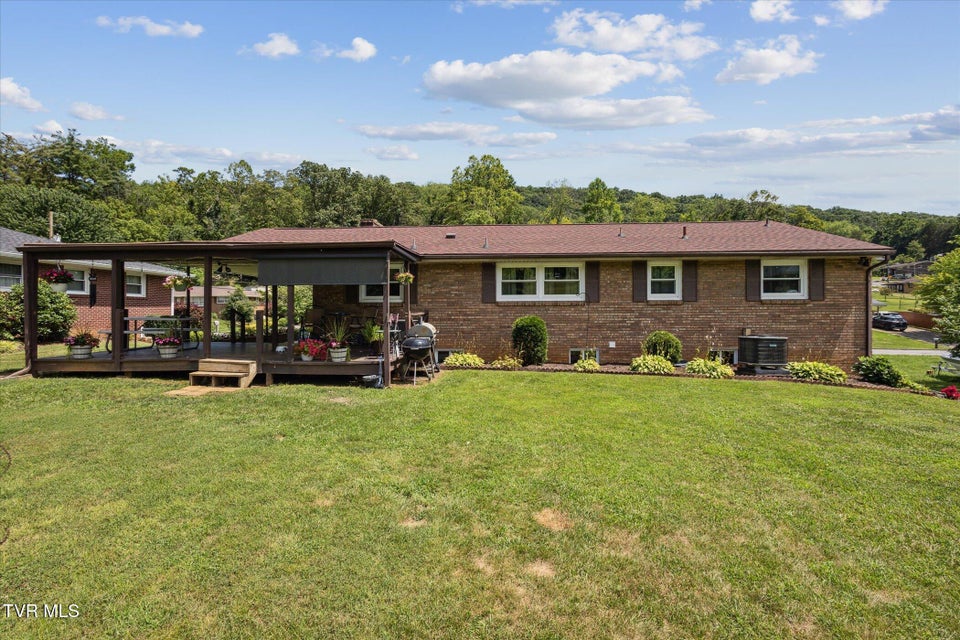 Photo #33: 1712 Green Valley Drive