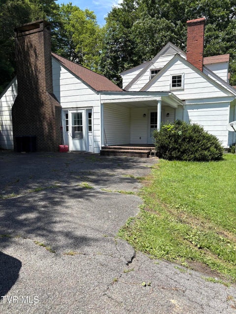 Photo #2: 313 Centre Avenue Ne Avenue