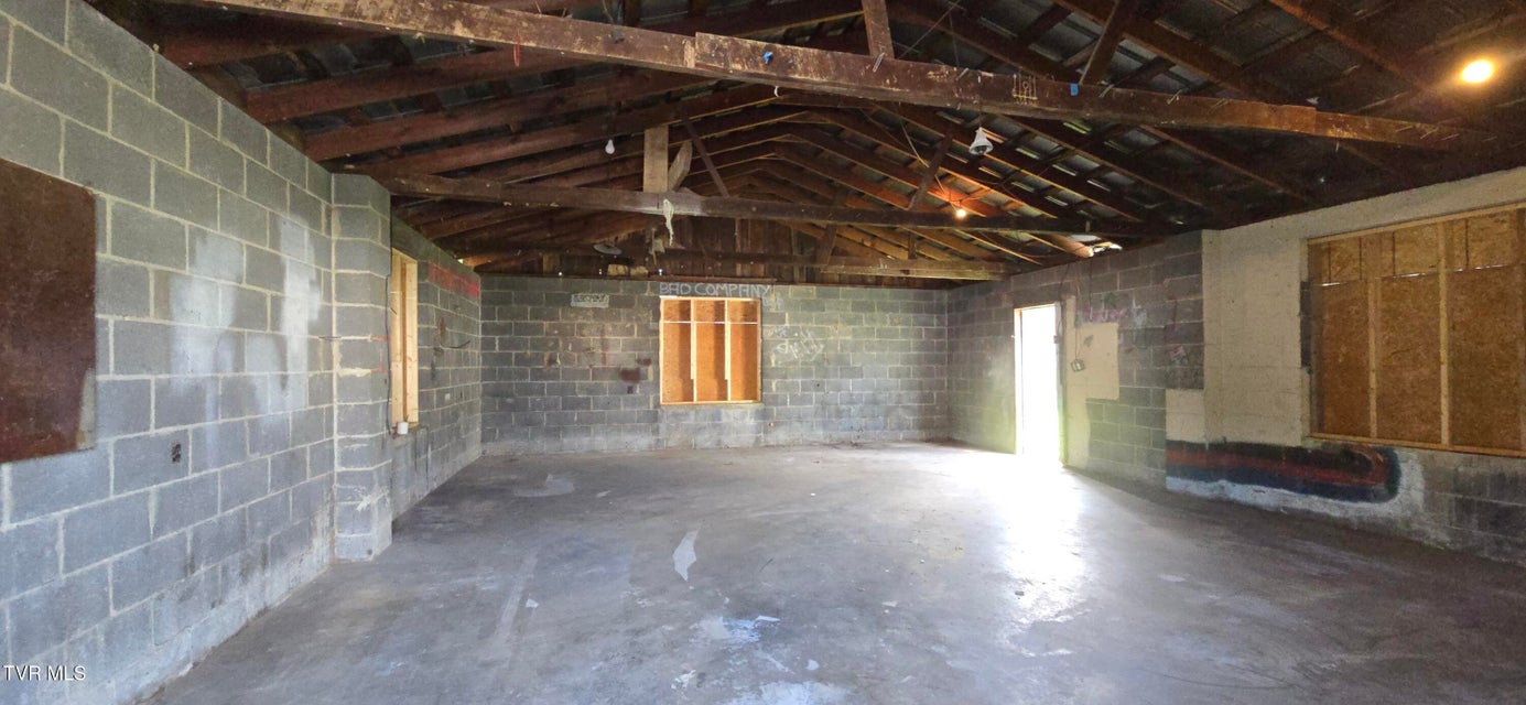 Photo #19: 3137 Bloomingdale Road