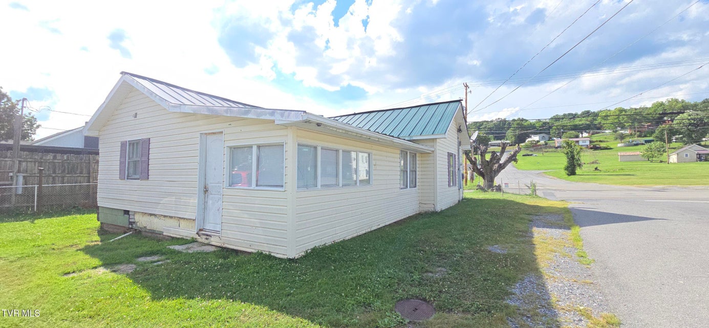 Photo #29: 3137 Bloomingdale Road