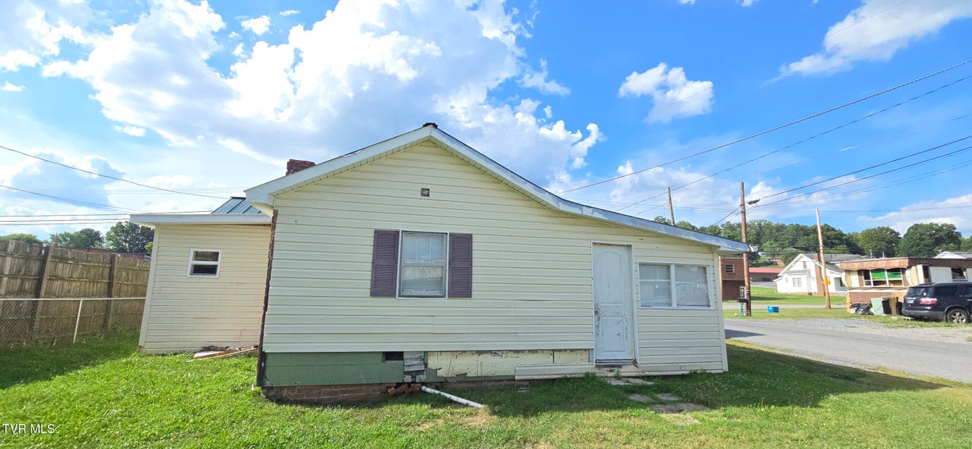 Photo #30: 3137 Bloomingdale Road