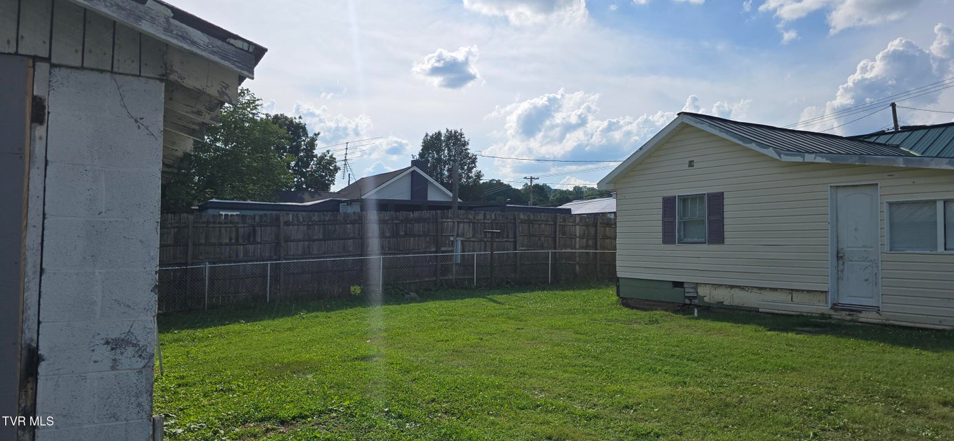 Photo #24: 3137 Bloomingdale Road