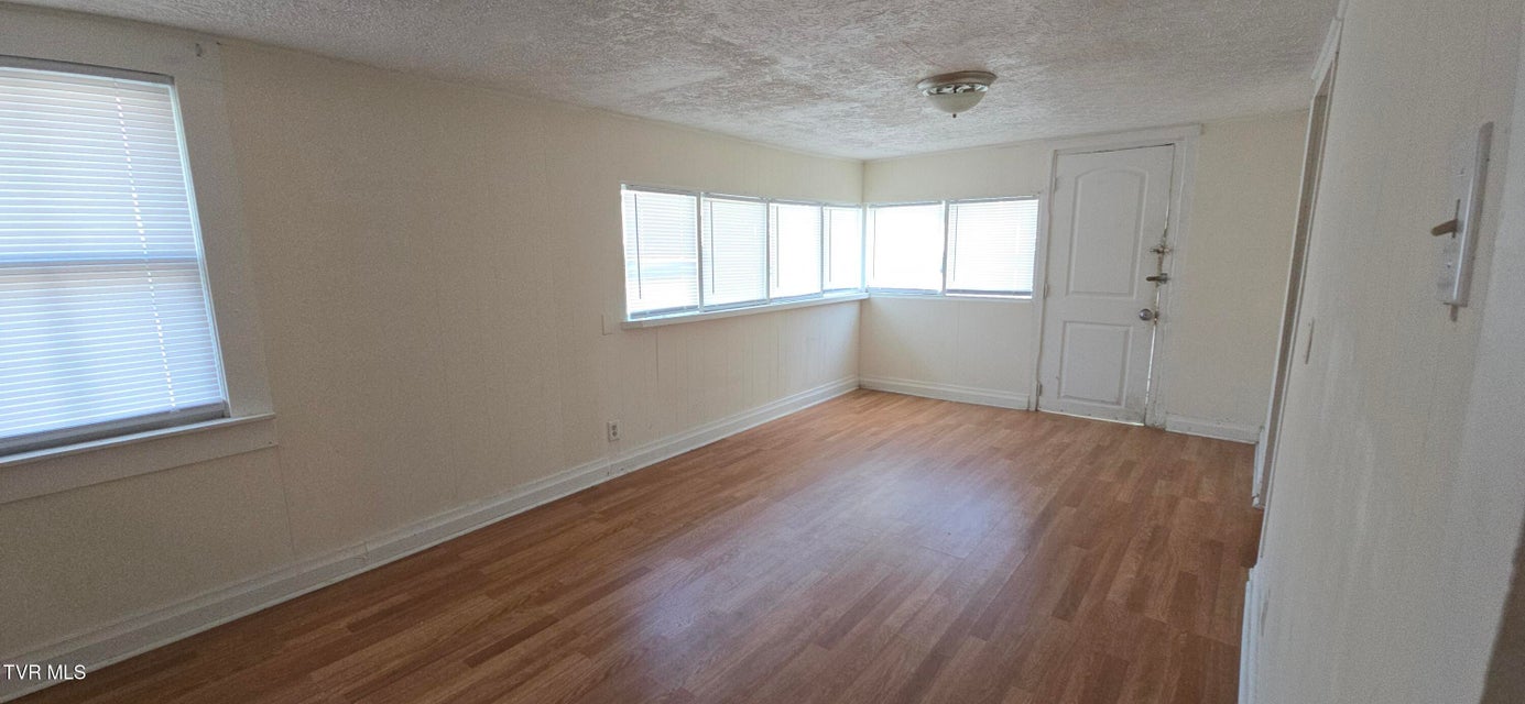 Photo #13: 3137 Bloomingdale Road