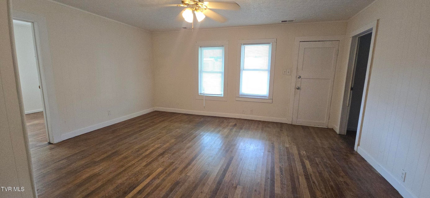 Photo #4: 3137 Bloomingdale Road