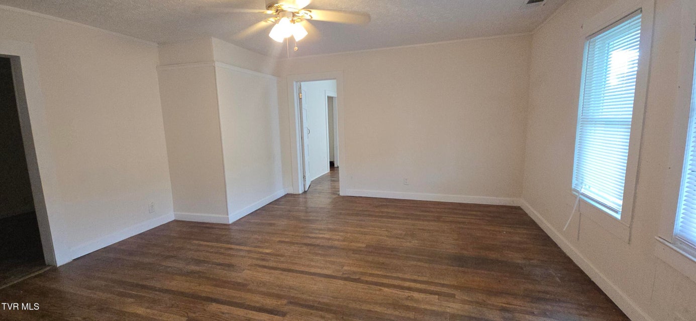 Photo #5: 3137 Bloomingdale Road