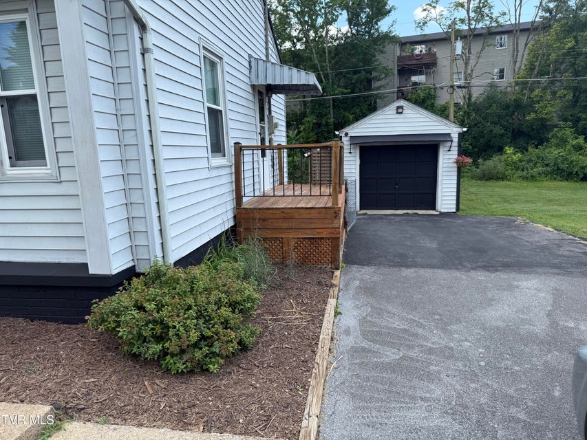 Photo #6: 1317 Garden Drive