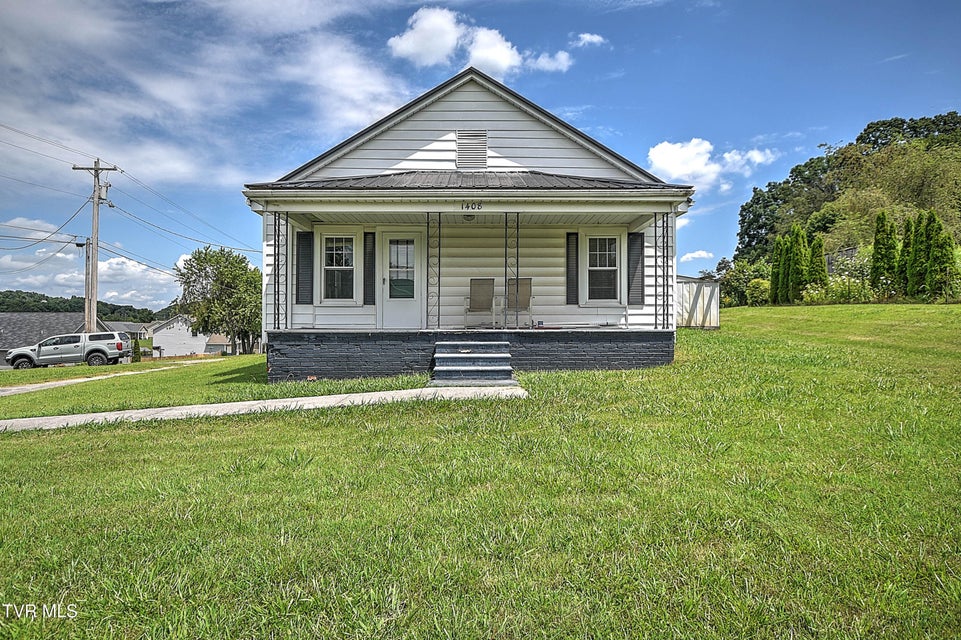 Photo #2: 1408 College Street