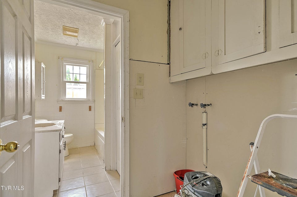 Photo #13: 1408 College Street