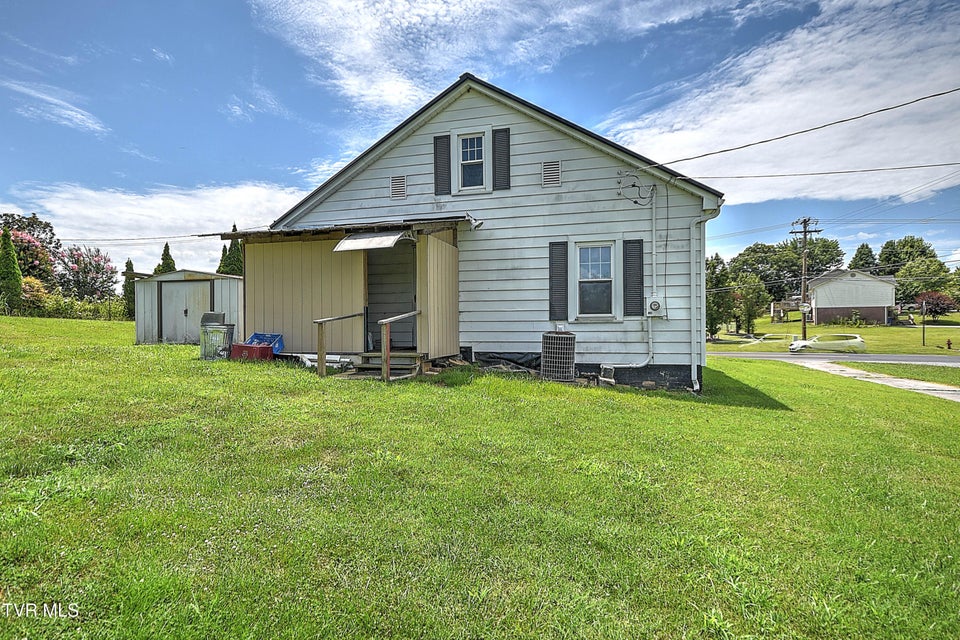 Photo #24: 1408 College Street