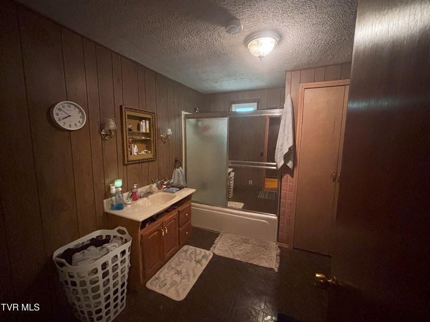 Photo #22: 6002 Mew Road