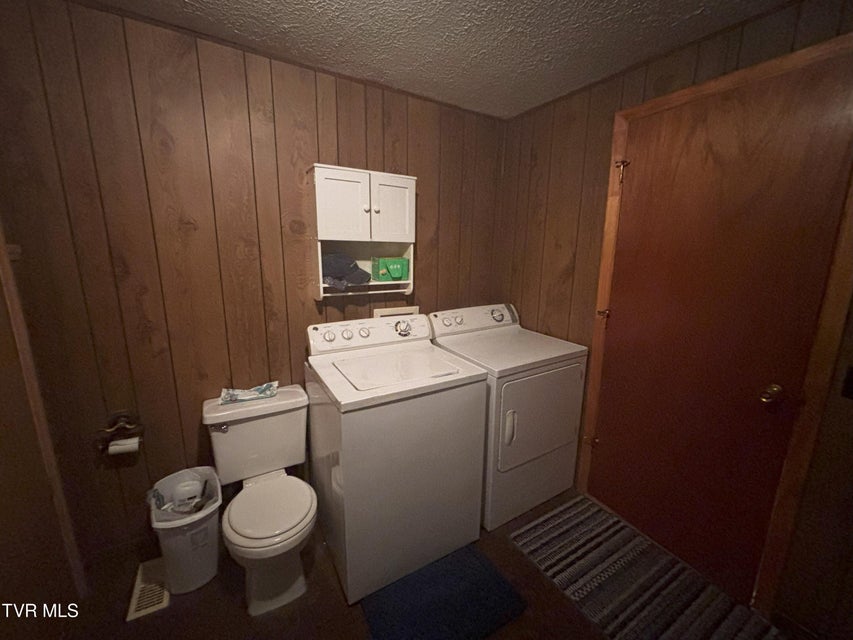 Photo #23: 6002 Mew Road