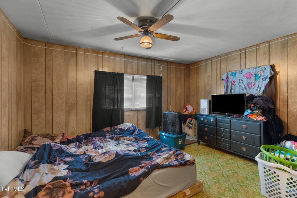 Photo #17: 124 Wayland Boulevard