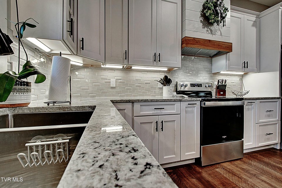 Photo #26: 104 Leedham Road