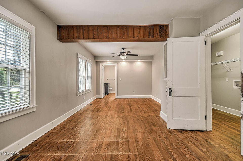 Photo #4: 1432 Valley Street
