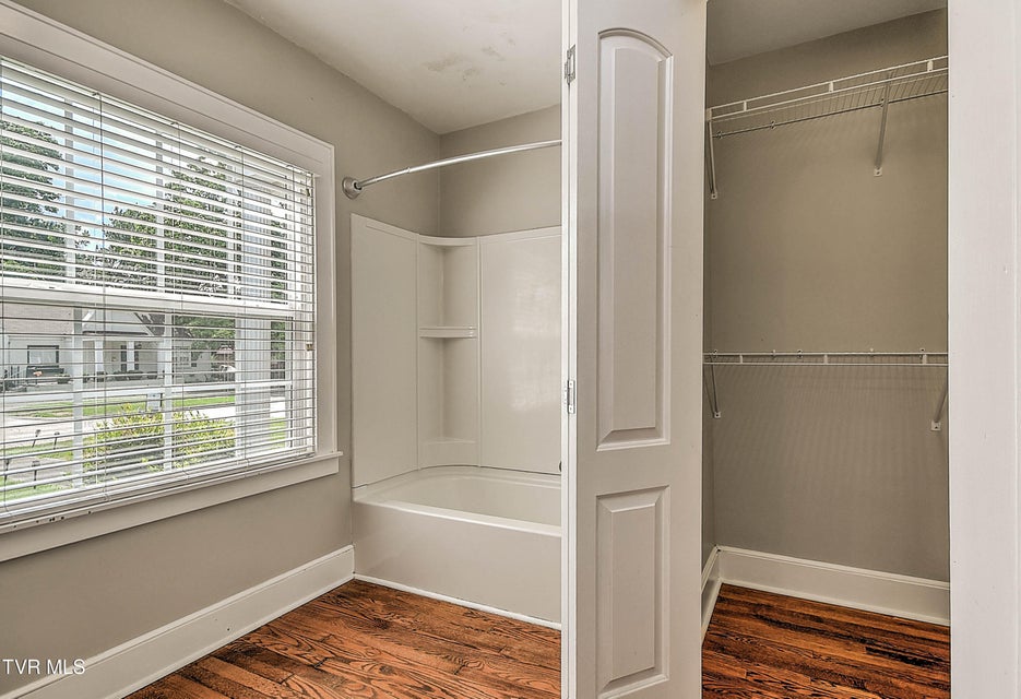 Photo #18: 1432 Valley Street