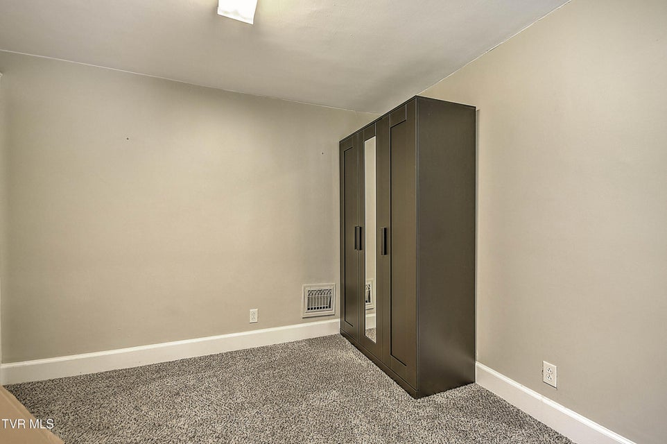 Photo #26: 1432 Valley Street