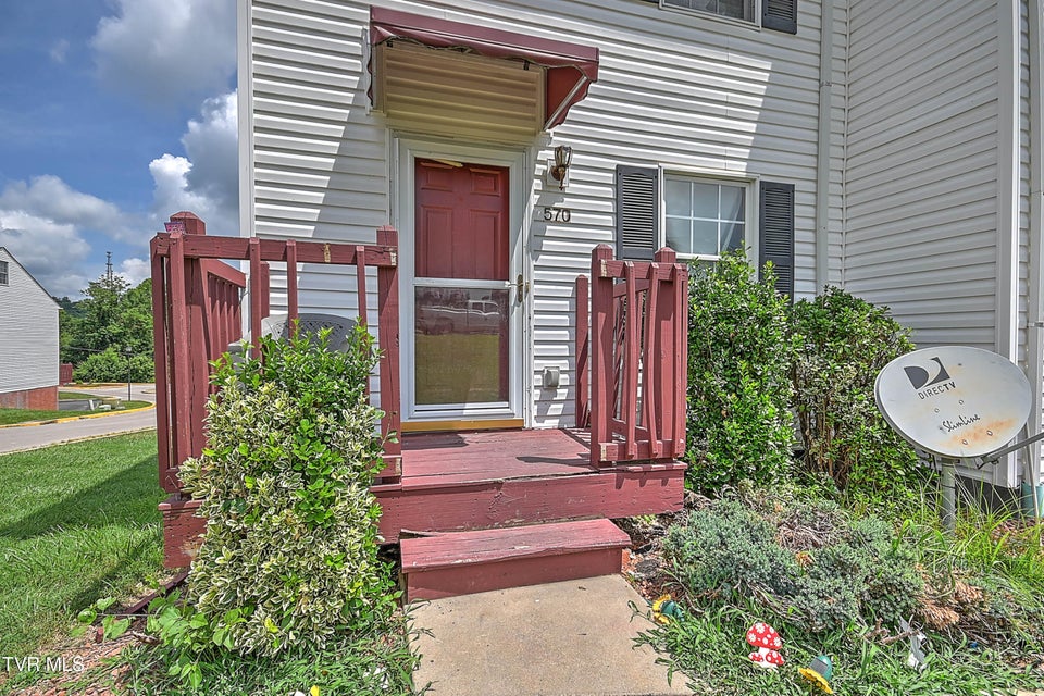 Photo #3: 570 Beaverview Drive