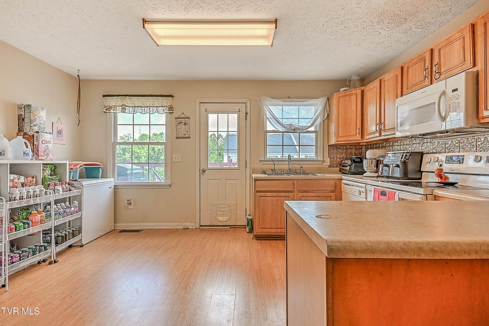 Photo #16: 570 Beaverview Drive