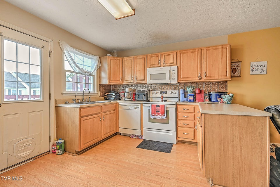 Photo #17: 570 Beaverview Drive