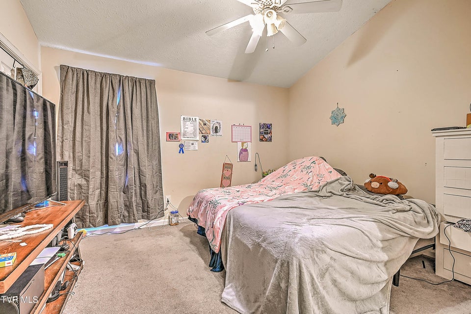 Photo #22: 570 Beaverview Drive
