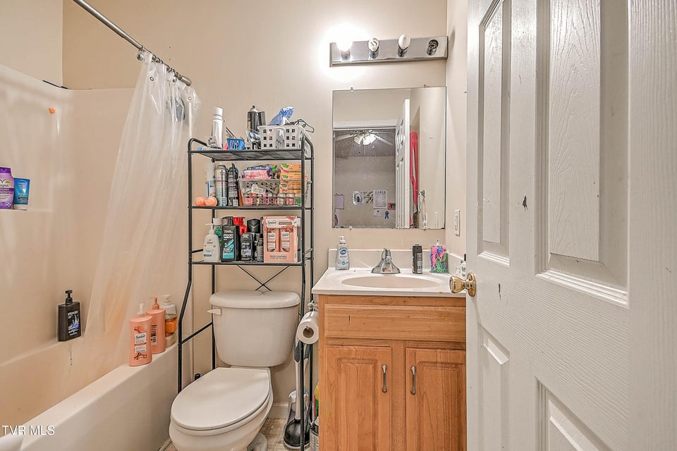 Photo #24: 570 Beaverview Drive