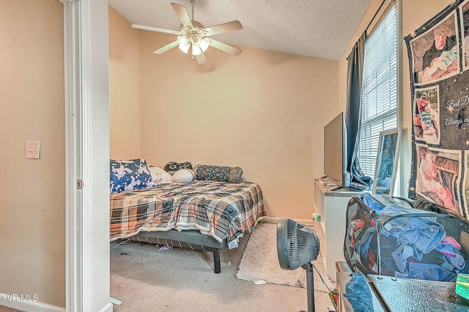 Photo #27: 570 Beaverview Drive