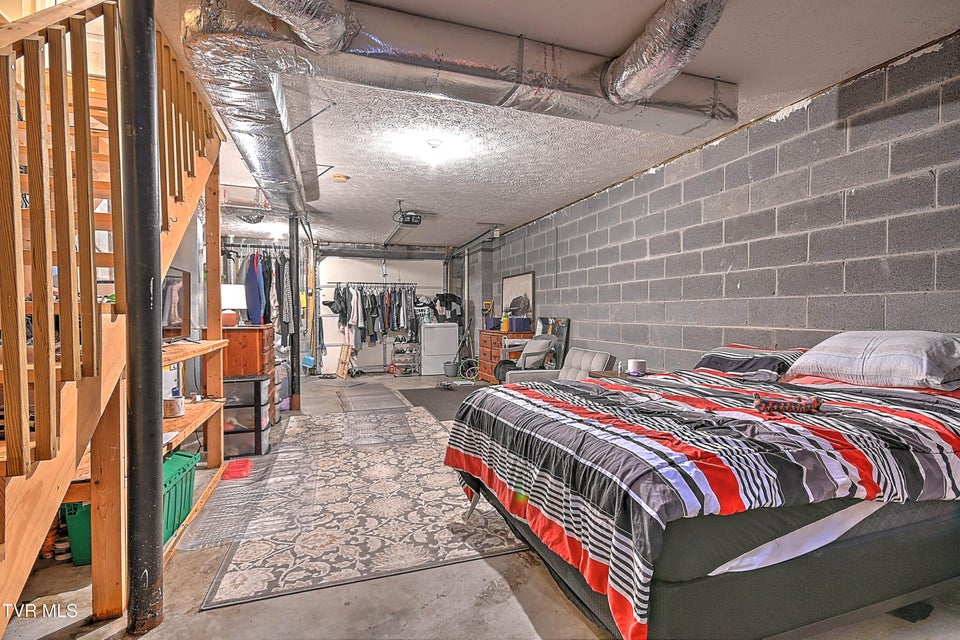 Photo #33: 570 Beaverview Drive