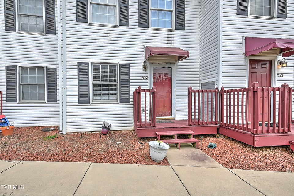 Photo #3: 527 Beaverview Drive