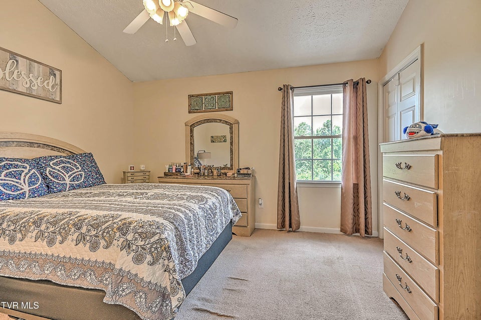 Photo #21: 527 Beaverview Drive