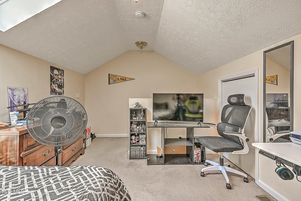 Photo #26: 527 Beaverview Drive