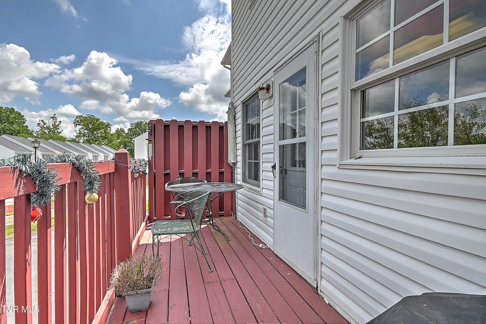 Photo #6: 527 Beaverview Drive