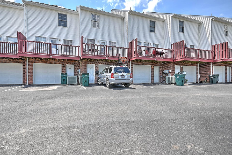Photo #7: 527 Beaverview Drive