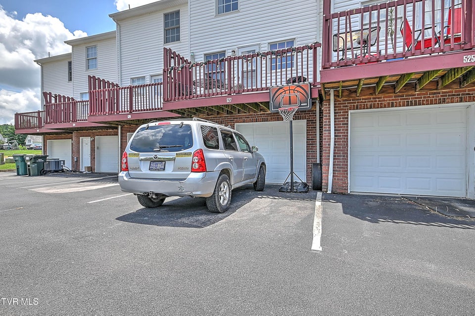 Photo #4: 527 Beaverview Drive