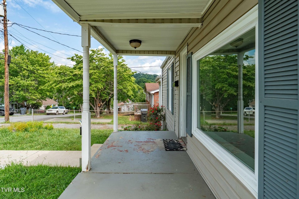 Photo #31: 13 Coffey Street Street