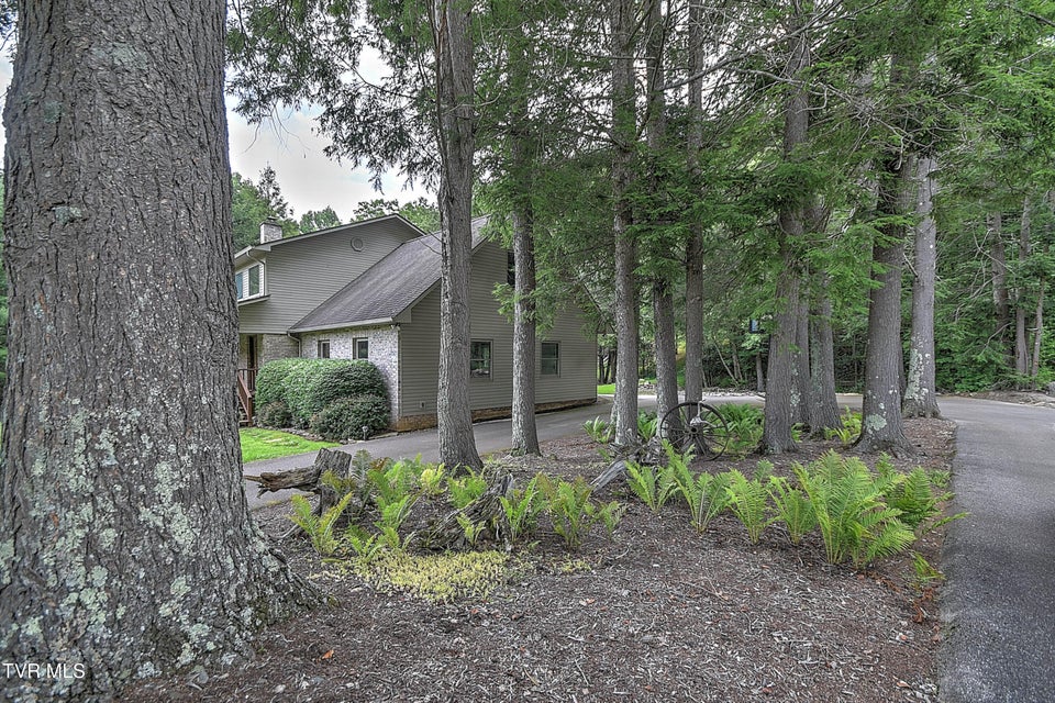 Photo #52: 122 Chase Drive