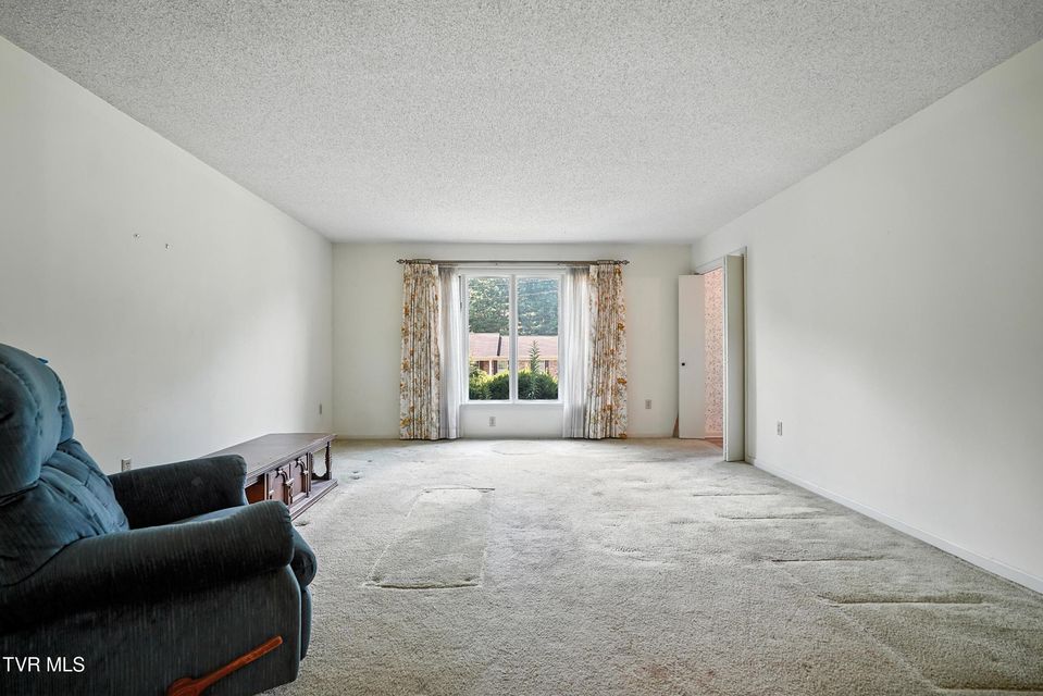 Photo #7: 2616 Suffolk Street