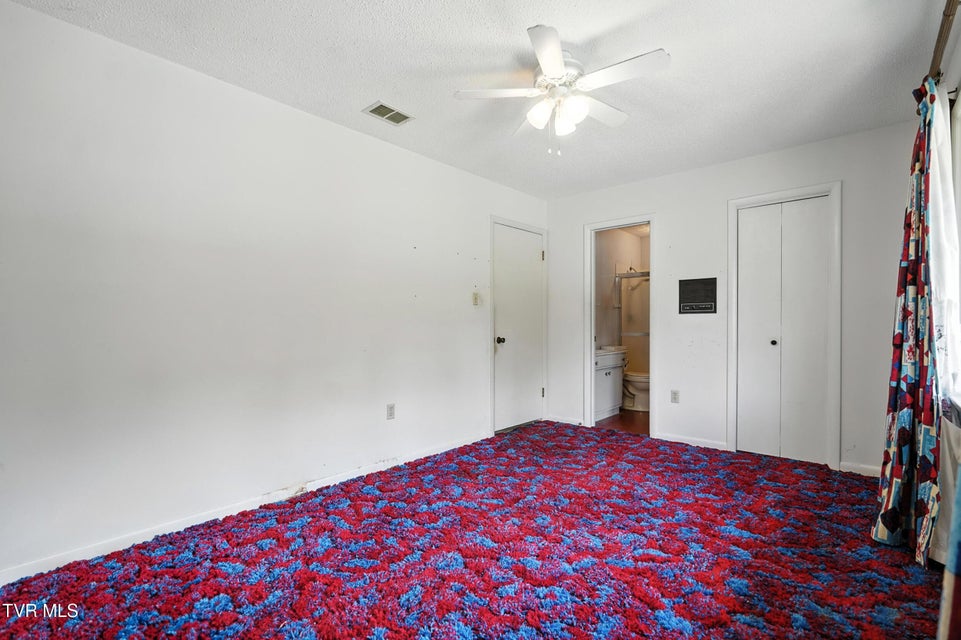 Photo #24: 2616 Suffolk Street