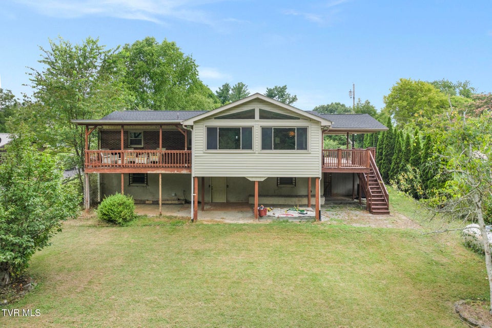 Photo #40: 705 Hilltop Drive