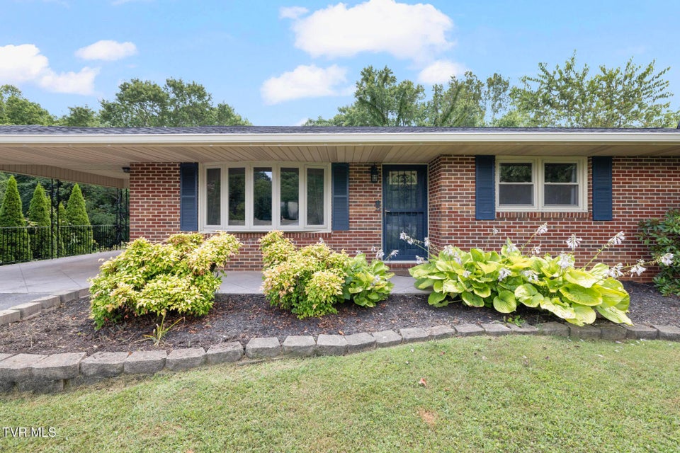 Photo #3: 705 Hilltop Drive
